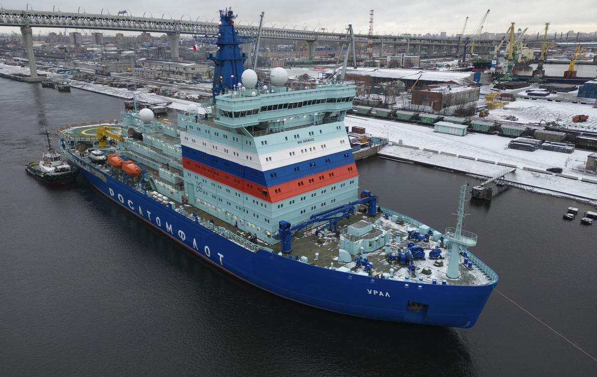 Ruski jedrski ledolomilec Ural | Ruski jedrski ledolomilec Ural je eden izmed osmih jedrskih ledolomilcev, ki bodo decembra hkrati zapluli po Severni morski poti. | Foto Guliverimage