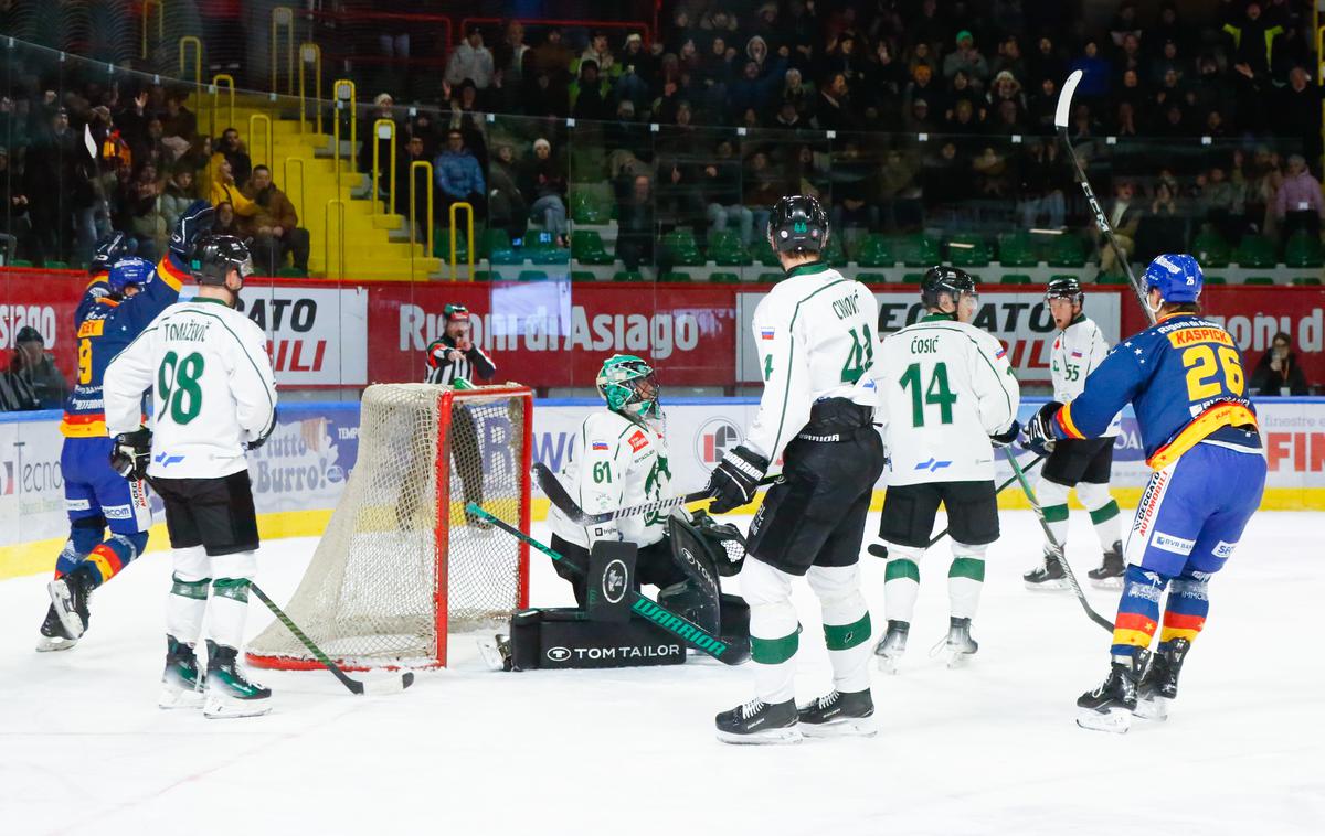 Asiago : Hk Olimpija | Hokejisti Olimpije so s 3:5 izgubili na gostovanju pri Asiagu. | Foto Serena Fantini / Asiago Hockey