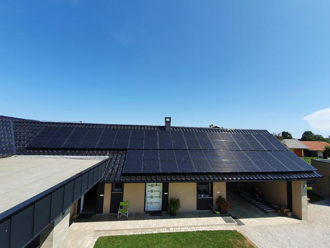 Sončna elektrarna z elegantnimi črnimi moduli BISOL | Foto: 