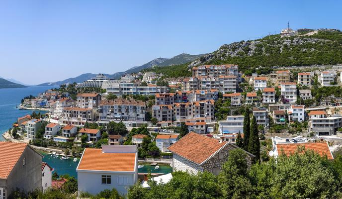 Poceni dopust: kava od ena do 2,5 evra, pica šest evrov, namestitev že od 35 evrov