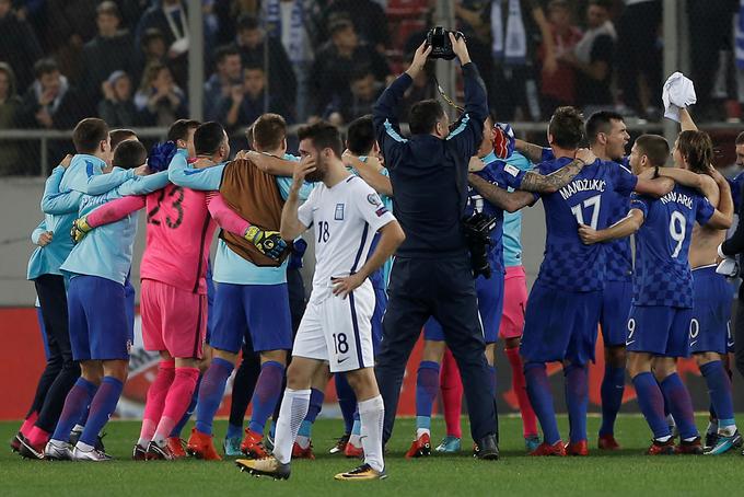 Veselje hrvaške reprezentance po uvrstitvi na SP 2018 v Pireju. | Foto: Reuters