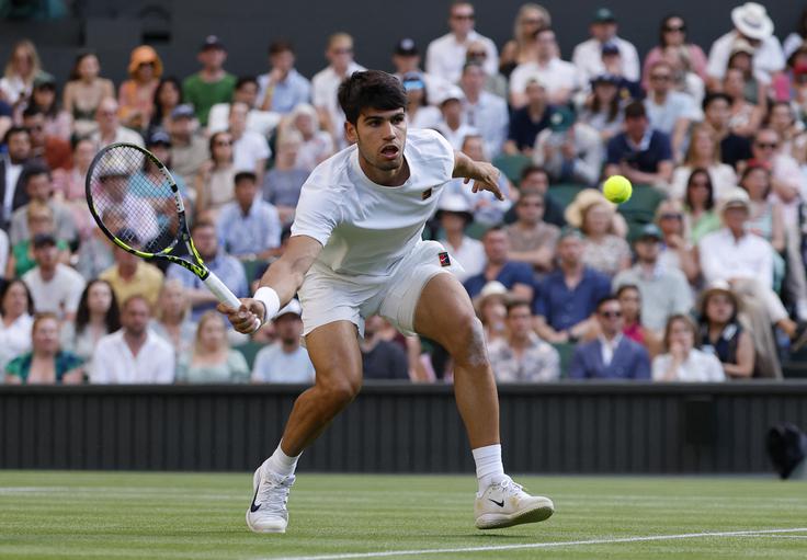 Carlos Alcaraz je oddal en niz. | Foto: Reuters