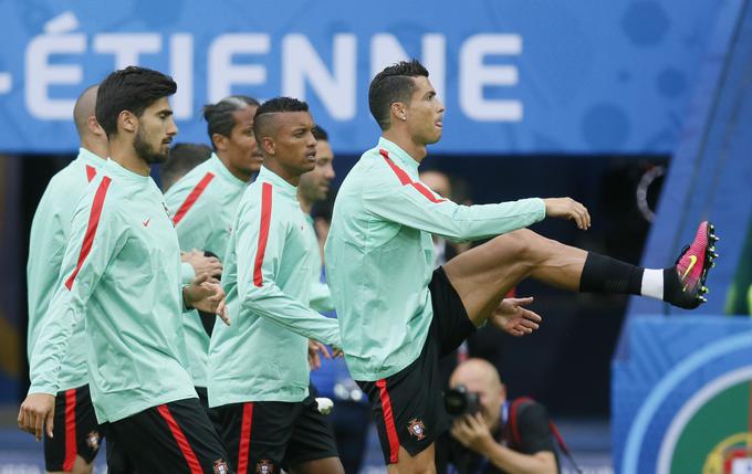 Cristiano Ronaldo na ponedeljkovem treningu na štadionu v St. Etiennu. | Foto: 