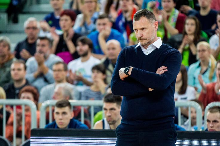 Selektor Rado Trifunović se zaveda, da nekaterim košarkarjem manjka izkušenj s tovrstnih tekem. | Foto: Žiga Zupan/Sportida