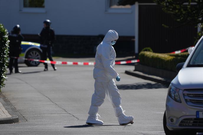 Weitefeld, Nemčija, umor, trupla, policija, preiskava, forenziki | Višine škode in podatka, ali so neznanci kaj ukradli, policisti niso navedli. Preiskava na terenu še traja, fotografija je simbolična. | Foto Guliverimage