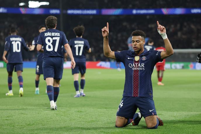 Lens jezen zaradi usluge PSG-ju, hud spodrsljaj Monaca