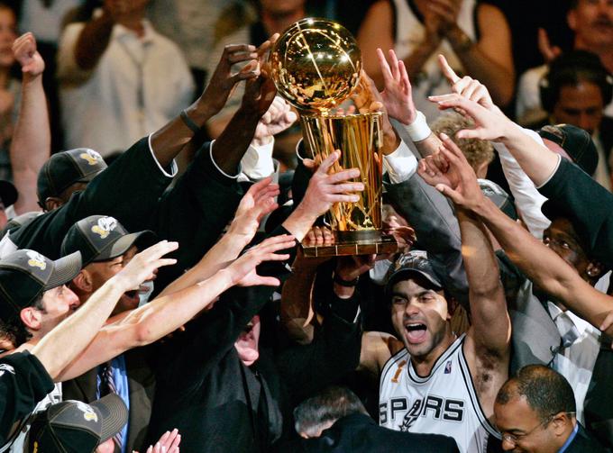Francoz je v ligi NBA igral kar 18 let. Od tega je bil 17 let član San Antonio Spurs, s katerimi se je veselil štirih naslovov. | Foto: Reuters
