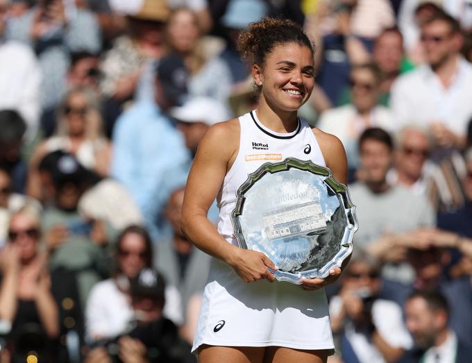 Jasmine Paolini pred letošnjim Wimbledonom ni na sveti angleški travi v glavnem delu turnirja dobila niti enega dvoboja. | Foto: Reuters