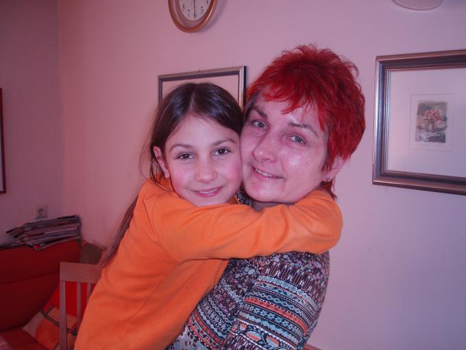 Milena leto dni po presaditvi s hčerko Lino. Hči je bila v času njene bolezni stara samo osem let. | Foto: Osebni arhiv Milene Remic