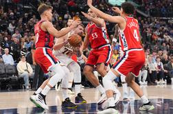 V živo: Dončić s poškodbo noge ne bo več igral, Lakers visoko izgubljajo