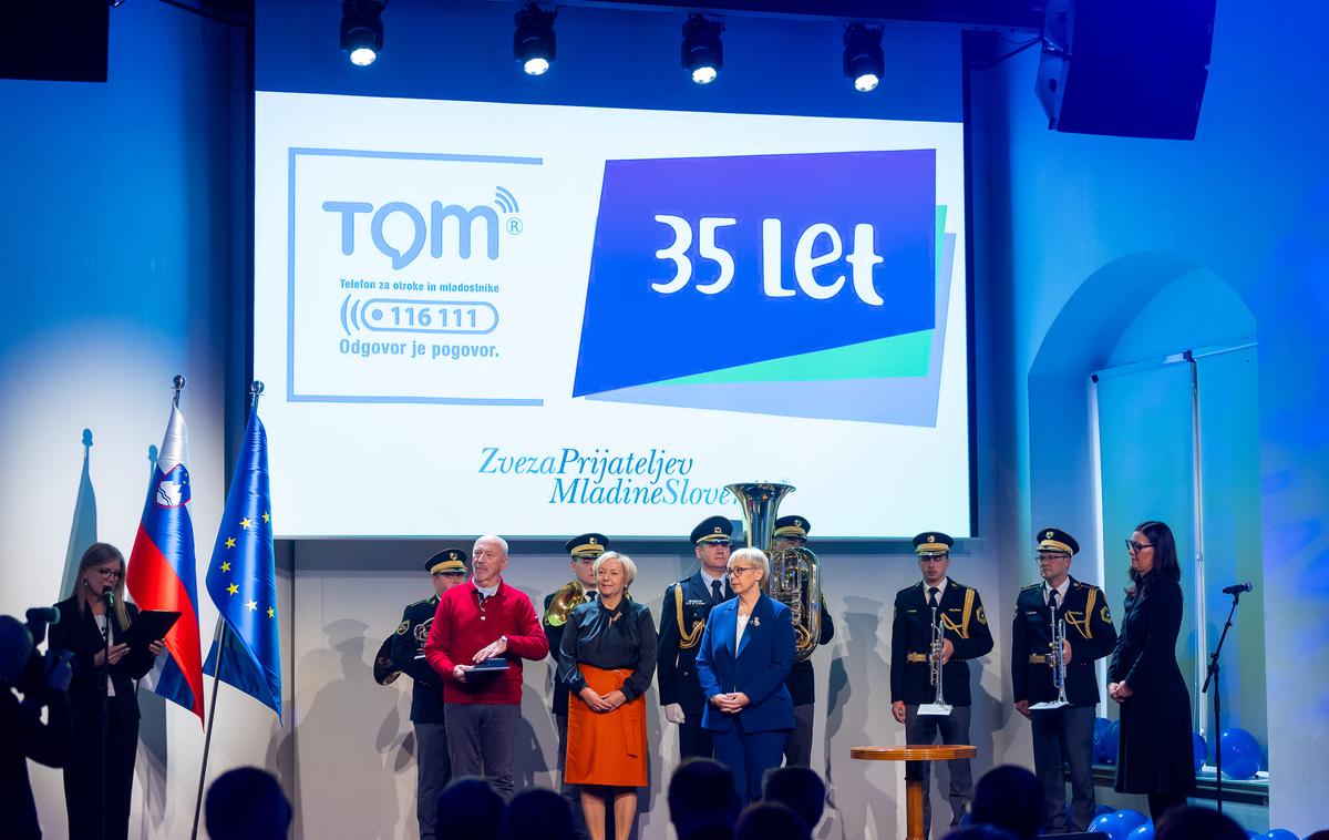 TOM telefon, 35 let | TOM telefon uspešno deluje in pomaga mladim v stiski že 35 let. | Foto Telekom Slovenije