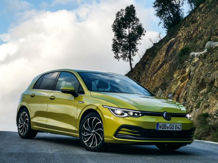 Golf je vsaj v februarju moral prestol prepustiti renault cliu. | Foto: Gašper Pirman