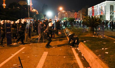 Na protestih v podporo Imamogluju izbruhnilo nasilje