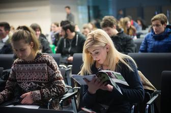 Študenti, preverite, ali boste po novem upravičeni do štipendije