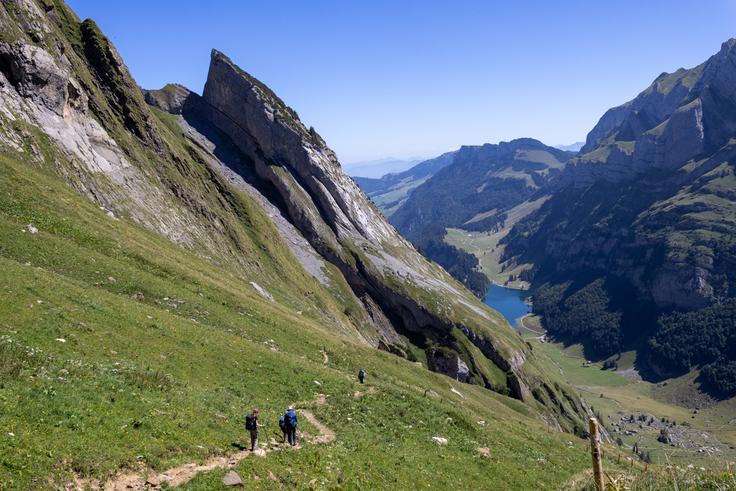 Možnosti sestopa do Seealpseeja so tri: najlažje na drugem razpotju ali od koče Mesmer. | Foto: Matej Podgoršek