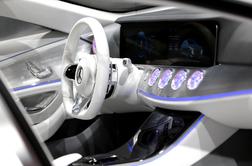 Član uprave Daimlerja: Leta 2018 tudi Mercedesov tekmec električne tesle