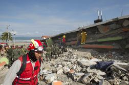 Ekvador stresel močan potres, več mrtvih