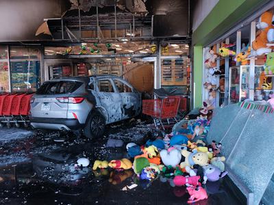 V Mehiki po uboju vodje mamilarskega kartela izbruhnilo nasilje