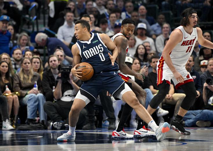 Dante Exum zaradi operacije zapestja v tej sezoni še ni odigral tekme. | Foto: Reuters