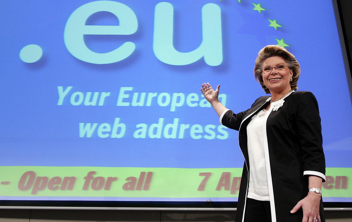 Viviane Reding, domena .eu (2006) | Leta 2006 je takratna komisarka za informacijsko družbo Viviane Reding predstavila evropsko vrhnjo internetno domeno .eu. | Foto Reuters