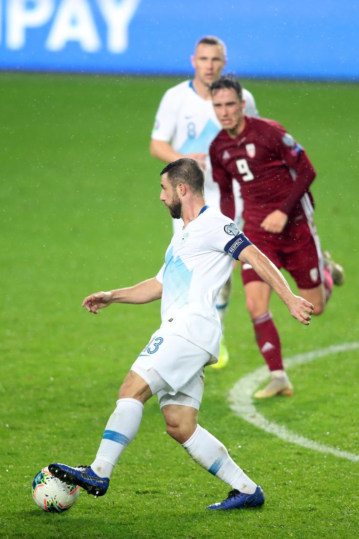 Njegov zadnji nastop v reprezentančnem dresu je bil novembra 2019 proti Latviji. To je bila njegova stota tekma za izbrano vrsto. | Foto: Aleš Fevžer