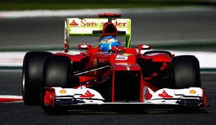 Alonso prvi stopil na plin, debi Rossija
