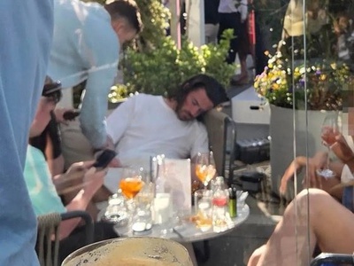 Jack Grealish opit sredi dneva zaspal v baru v Manchestru