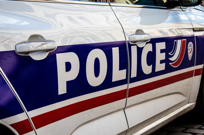policija, Francija | Na otroka je očeta šele zvečer opozorila žena, ko ga je hotela prevzeti v jaslih, a ga tam ni bilo. Točen vzrok njegove smrti bo sicer razjasnila obdukcija. | Foto Shutterstock