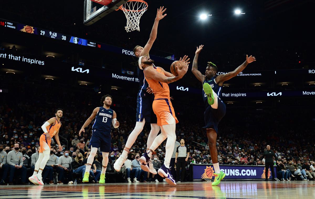 Phoenix Dallas Dončić | Dallas je tudi drugo tekmo s Phoenixom izgubil. | Foto Reuters