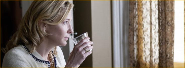 Odlična, z oskarjem nagrajena Cate Blanchett v drami Woodyja Allena o newyorški povzpetnici, ki si poskuša po ločitvi urediti življenje. Blanchettova je pred tem na Oskarjih slavila že s stransko vlogo Katharine Hepburn v Scorsesejevi biografski drami Letalec (2004). • V sredo, 14. 4., ob 20. uri na Planet PLUS.* | Foto: 