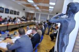 Novinarski sindikati zavrnili predlog sprememb poklicnih meril na RTVS