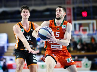 Cedevita Olimpija zlahka v finale