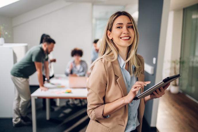 Podjetnica, služba, delo, posel | Mlade ženske so še posebej poudarile, da bi jim več samozavesti najlažje zagotovil poslovni partner. | Foto Shutterstock