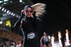 Britanska "Catwoman" navdušila v Londonu, za nameček pa osvojila še razkošno krono