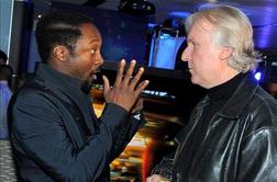 James Cameron bo snemal turnejo Black Eyed Peas