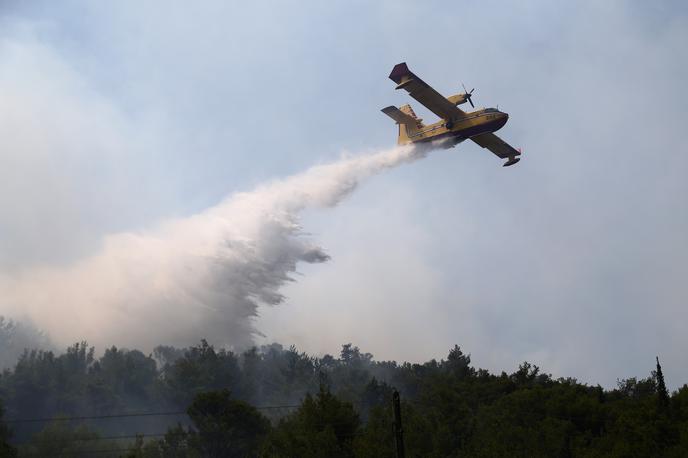 hrvaška, požar, gašenje, gasilci | Foto Reuters