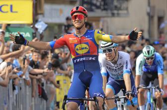 Jonathan Milan do prve zmage na Dofineji, prve na francoskih tleh in rumene majice!