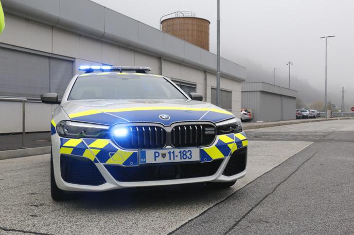 BMW policija | S policije so sporočili, da nadaljujejo z  zbiranjem obvestil za ugotovitev vseh okoliščin smrti ženske in morebitne povezave z mrtvim moškim, ki so ga včeraj našli v okolici Šentvida. | Foto policija