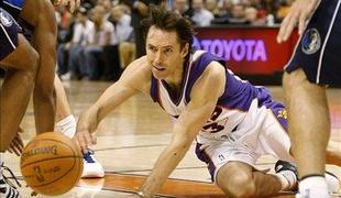 Steve Nash ne bo zapustil sončne Arizone