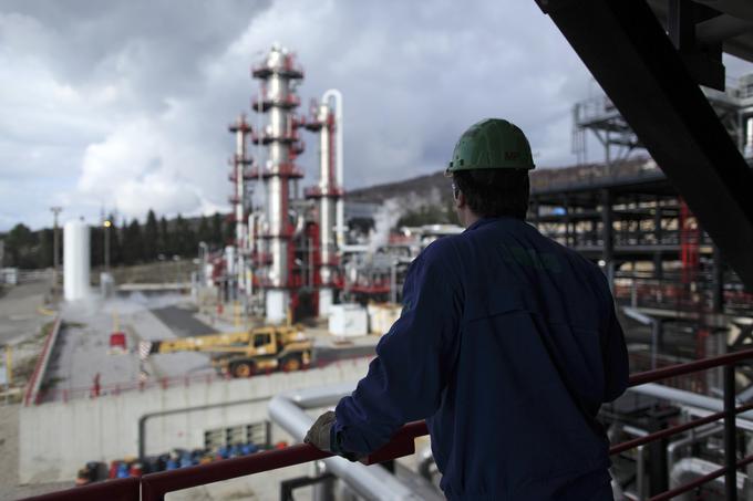 Na povpraševanje je najbolj vplival padec na Kitajskem, ki je največja porabnica nafte.

 | Foto: Reuters