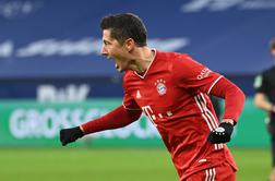 Bayern razbil Schalke in pobegnil na plus sedem