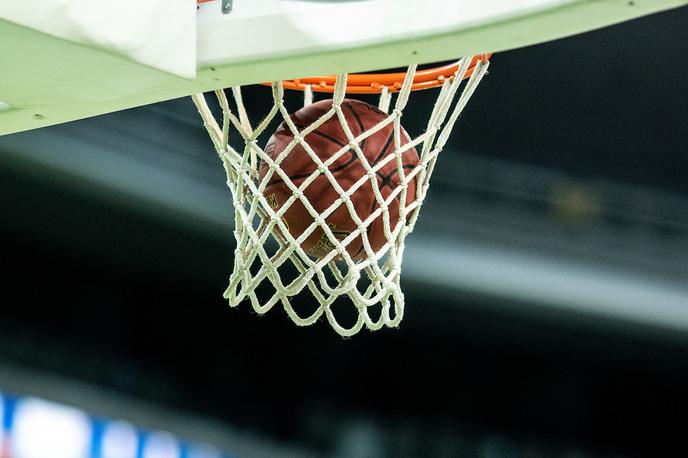 košarka žoga | V Italiji letos ne bo košarkarskega prvaka. | Foto Sportida