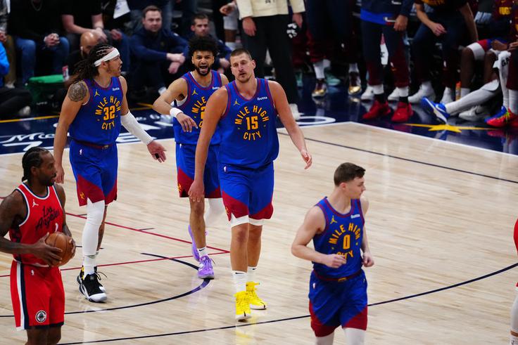 Nikola Jokić, Aaron Gordon in Jamal Murray so dosegli skupaj kar 75 od 112 točk Denverja. | Foto: Reuters