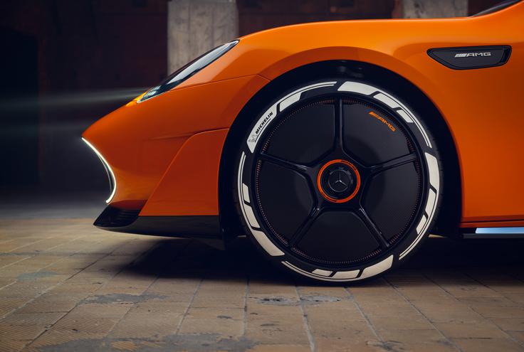 Platišča imajo pomične dele, ki skrbijo za optimizacijo aerodinamike in hlajenja. | Foto: Mercedes-Benz