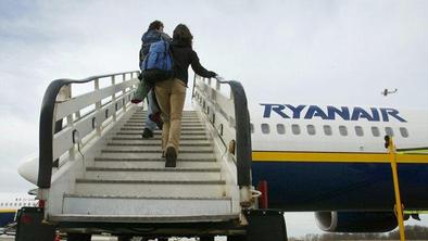 Pri Ryanairu hočejo letala s širšimi vrati