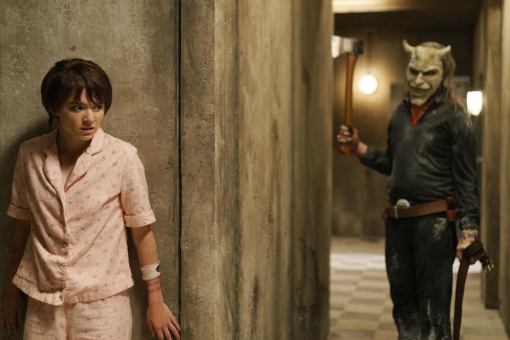 Črni telefon 2 V drugem filmu je glavna Grabeževa tarča Finnova sestra Gwen, ki ga vidi, ko hodi v sanjah. | Foto: Karantanija Cinemas