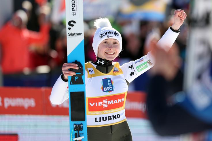 Nika Prevc ima v skupnem seštevku 174 točk prednosti pred najbližjo zasledovalko Evo Pinkelnig. | Foto: www.alesfevzer.com