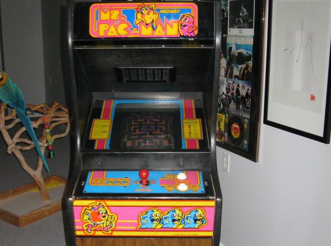 Igralni avtomat na žetone, na katerem je premiero doživela igra Ms. Pac-Man. |  Foto: Imgur | Foto: 