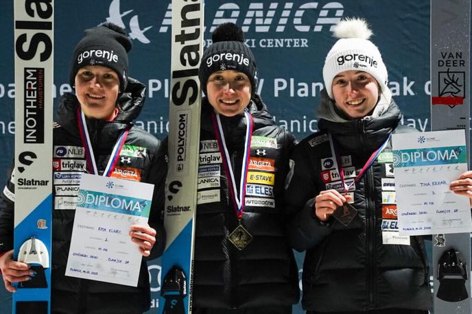 Nika Prevc, DP Planica | Nika Prevc je do državnega naslova prišla s prepričljivo zmago. | Foto SloSki