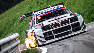 Izjemna slovenska lancia spet bruha ogenj #foto